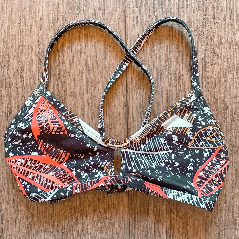 JOLYN floral vent top